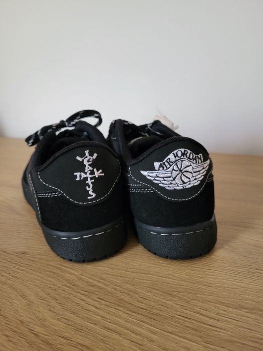 Ново! Маратонки  NIKE 39 размер