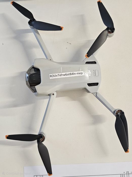 Dji Mini 3 cu accesorii si geanta
