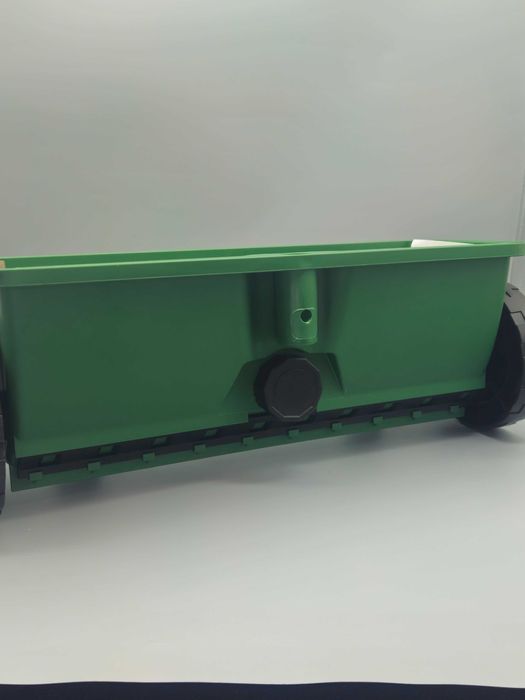 Градинска разпръсквачка за тор, семена и сол Garden Touch Spreader Wagon 4.4 л