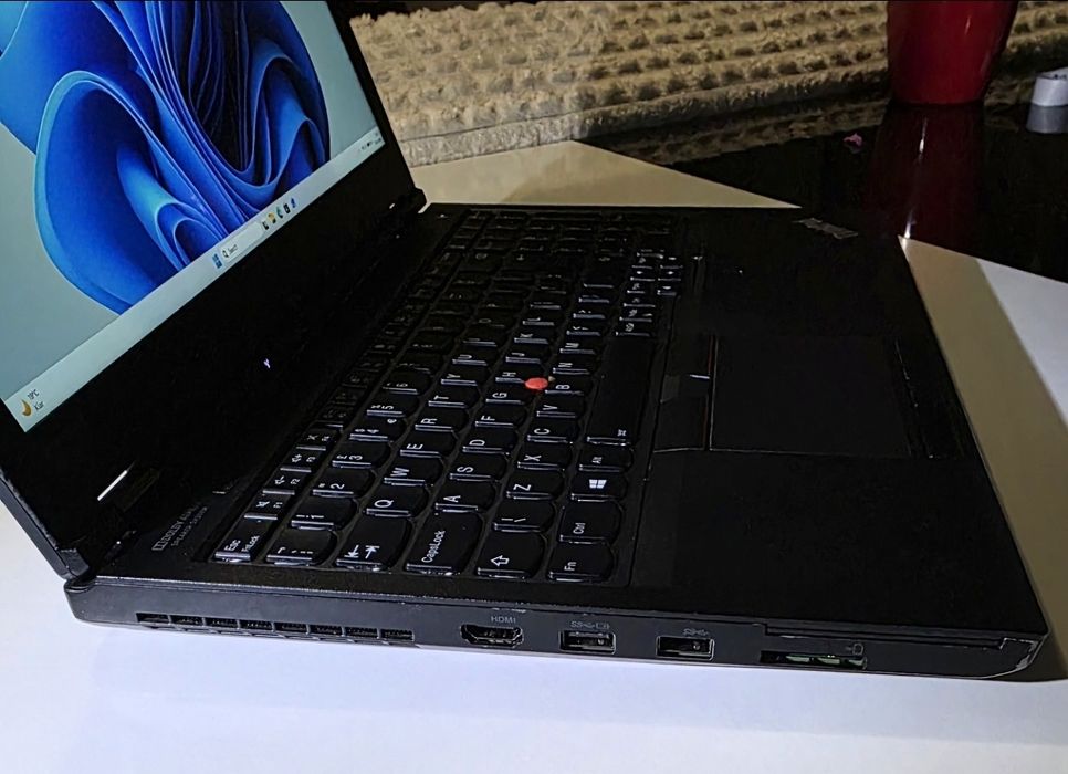Lenovo ThinkPad P53, i7-9850H, 16gb DDR4, 256gb ssd, Nvidia Quadro T2000 4gb