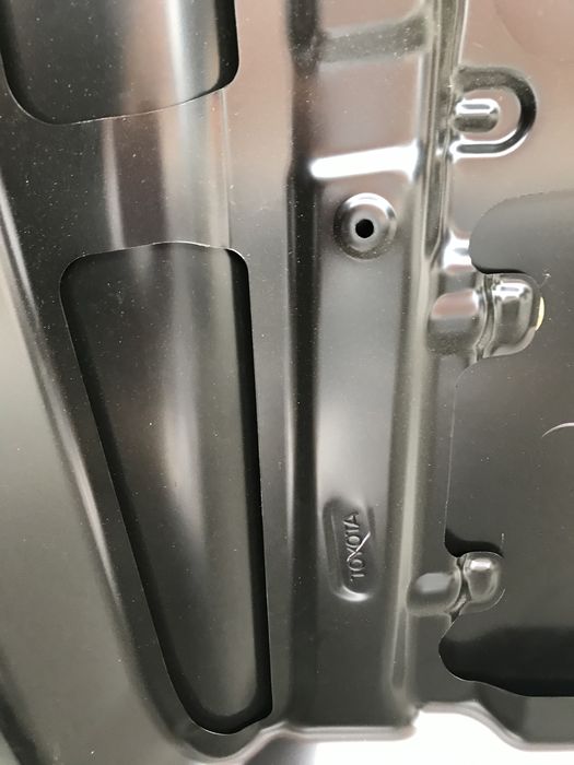 Капот на Toyota Camry 70-75