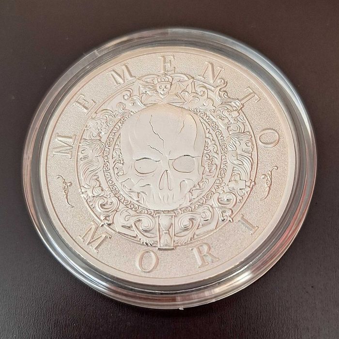 Монета Memento mori / Carpe diem