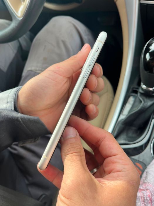 iphone 11.  64gb