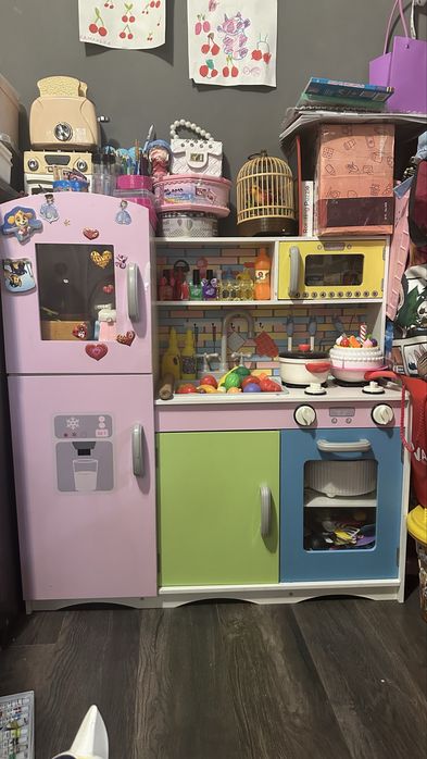 Продам детскую кухню игрушечную