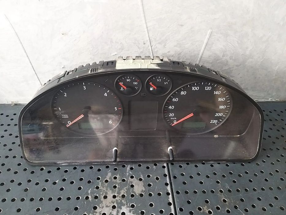 Ceasuri bord diesel vw transporter t5 88311346
