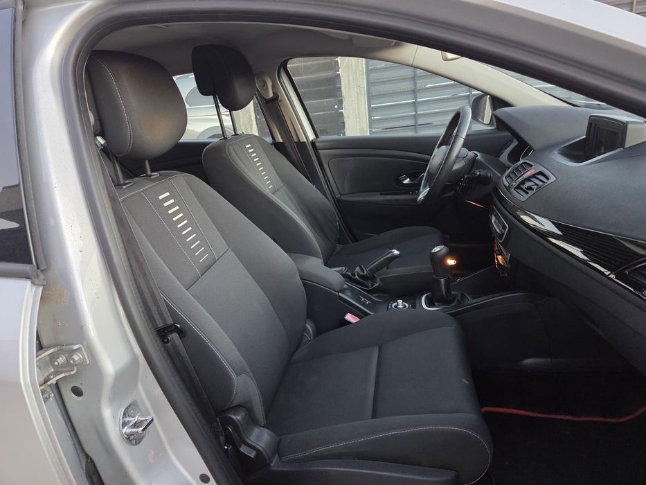 Renault Megane 3 Grandtour 1.5 DCi  2011 Euro 5           

Telefo