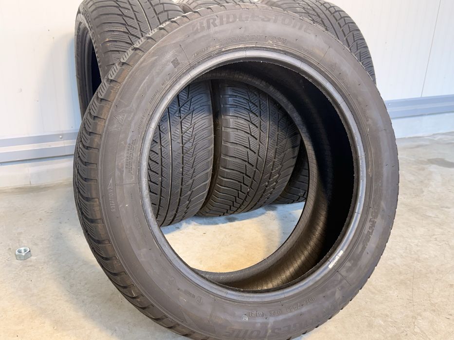225/50/17 зимни гуми BRIDGESTONE BLIZZAK LM001