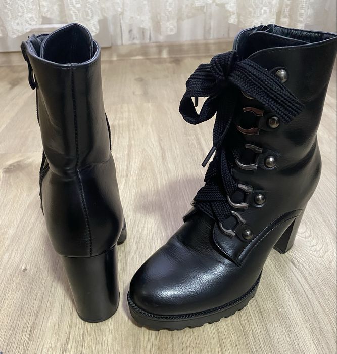 Боти на ток с връзки и цип