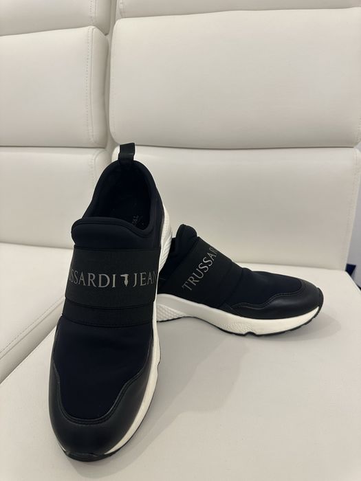 Vand adidasi originali  Trussardi Jeans