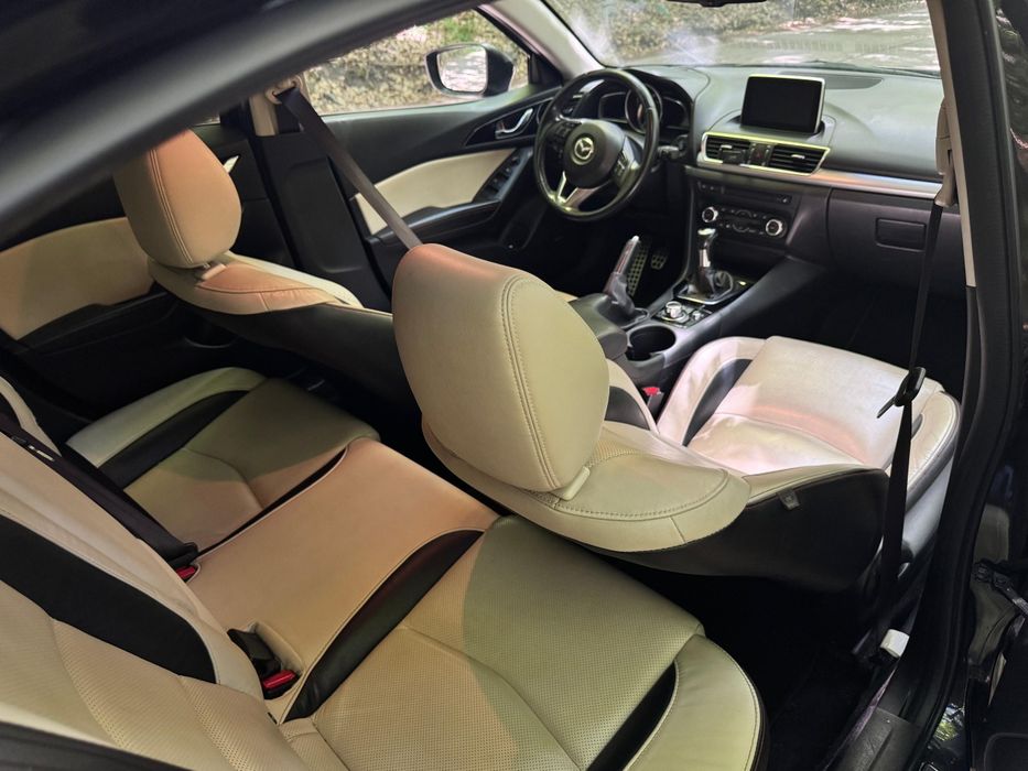 Mazda 3 2.2d keyless/heads up/piele