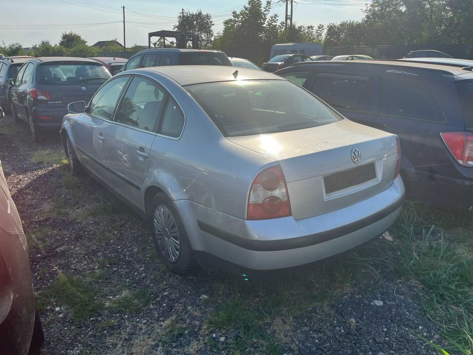 Dezmembrez VW Volkswagen Passat B5.5 berlina gri argintiu 1,9 TDI 2002