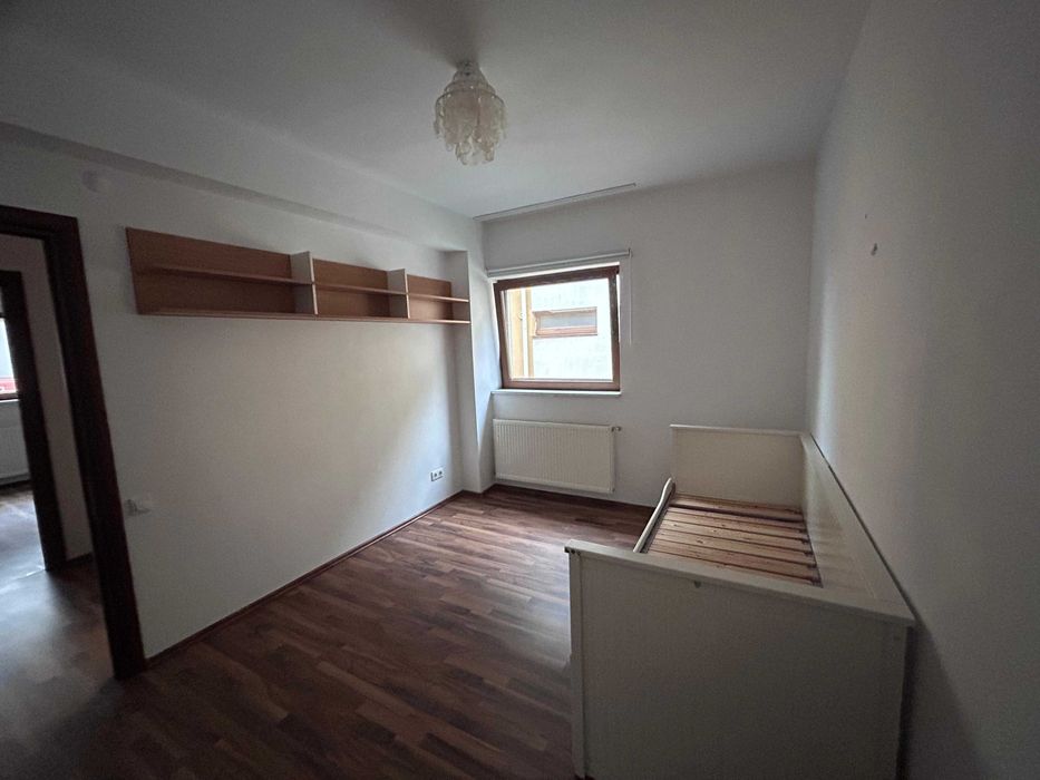 Apartament 3 camere de vanzare