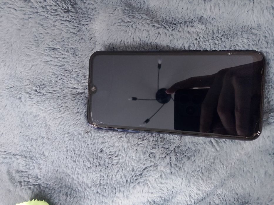 Продам Samsung a01.