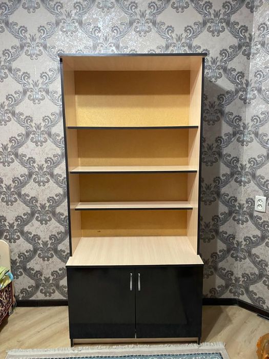 Книжный шкаф продам