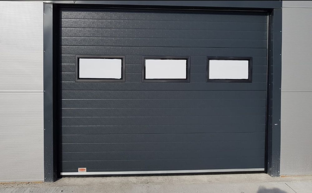 Usa de garaj/ porți industrial/ porți tip rulou / usi secționale/ usi