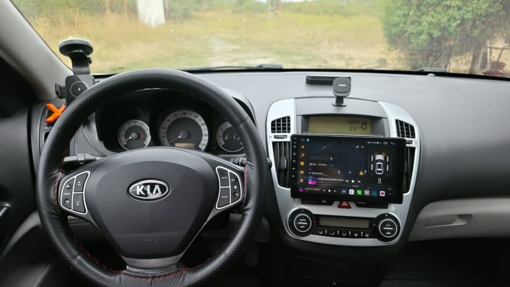 Vând Kia Ceed 2009 1,4 benzina, 109 cp, totul nou! Navigație android, camere față-spate, climatronic.