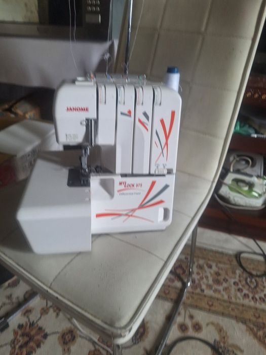 Продам Оверлог Janome mylock 975