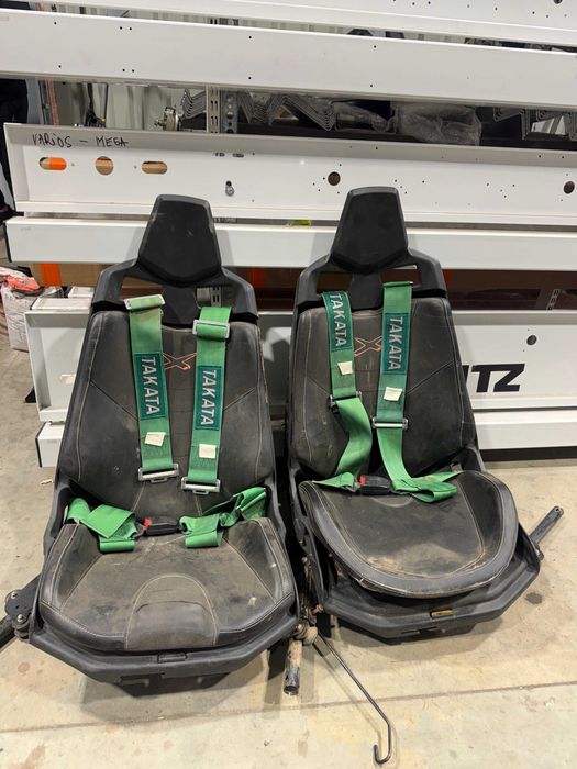 Set scaune fata cu centuri cu prindere in 4 puncte pentru Can-Am Maverick x3