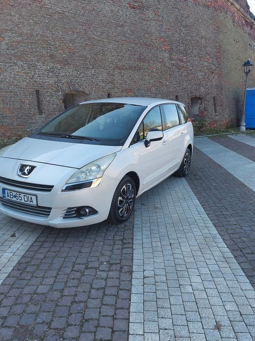 Vând Peugeot 5008  7 locuri