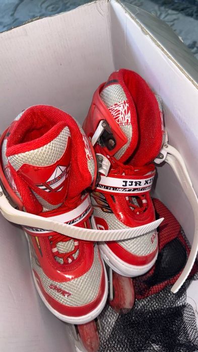 детские ролики черно красного цвета