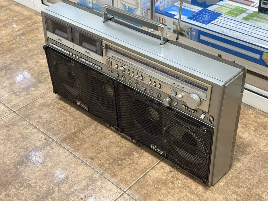 Sharp GF 777  Японская стереомагнитола 1982 года