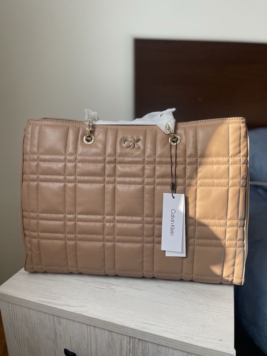 150 лв !! Дамска чанта Calvin Klein