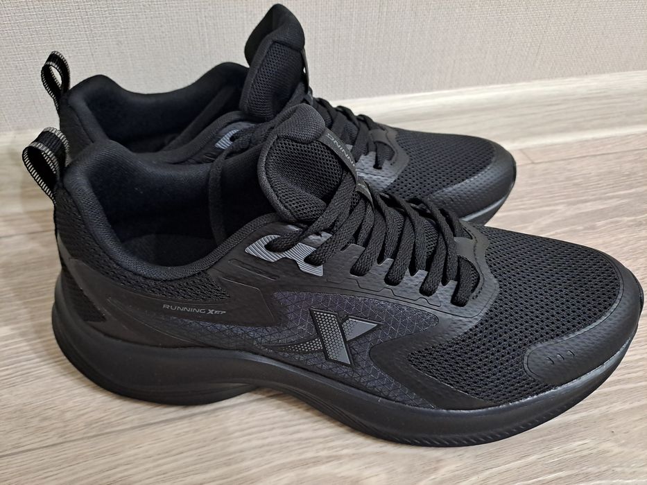 Кроссовки Xtep новые