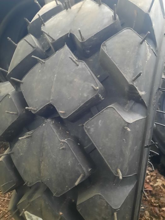 Гуми За Бобкат 10/16.5=360лв.с ДДС.