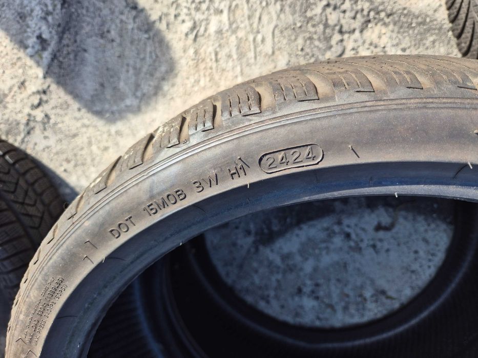 2 Anvelope de IARNA - 235/35/20 92W - Hankook Winter - APP NOI - DOT 2024 !