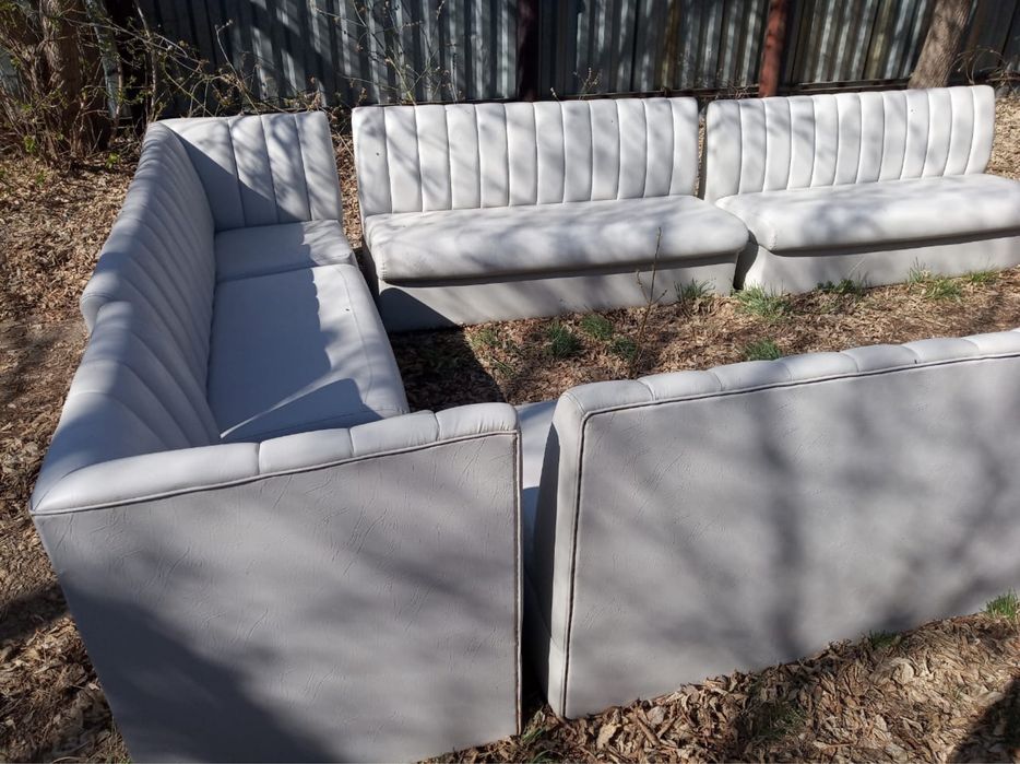 Продам комплект диванов