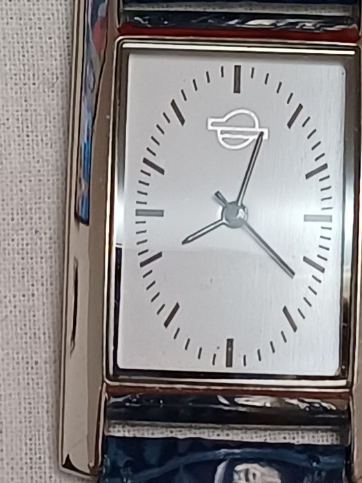 ceas de mana pentru femei