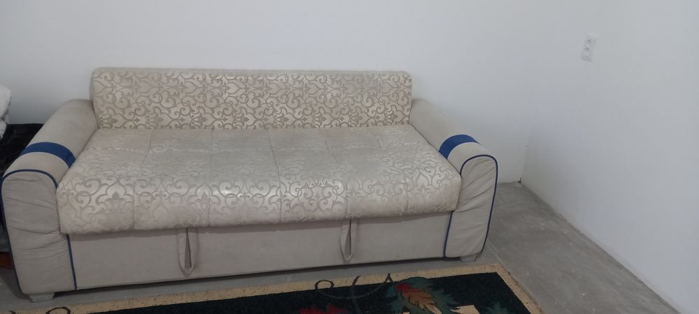 Продаю диван в отличном состоянии