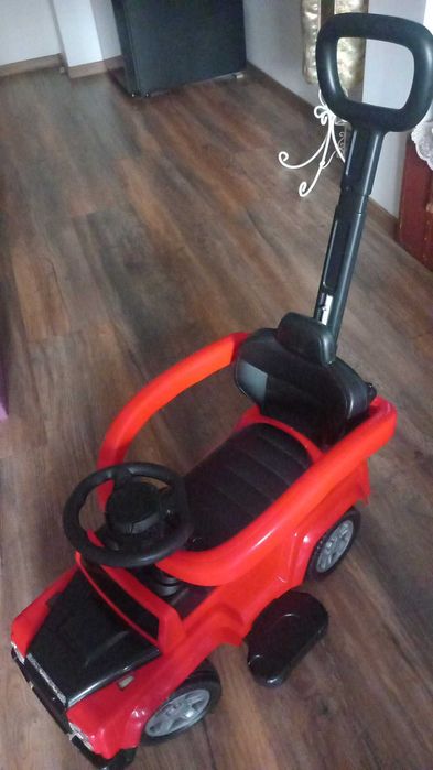 Детска Кола за бутане и каране