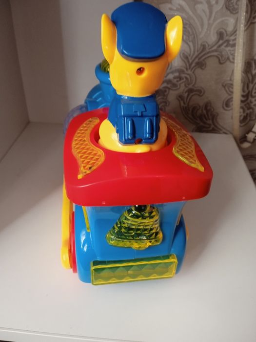 Поезд интерактивная игрушка