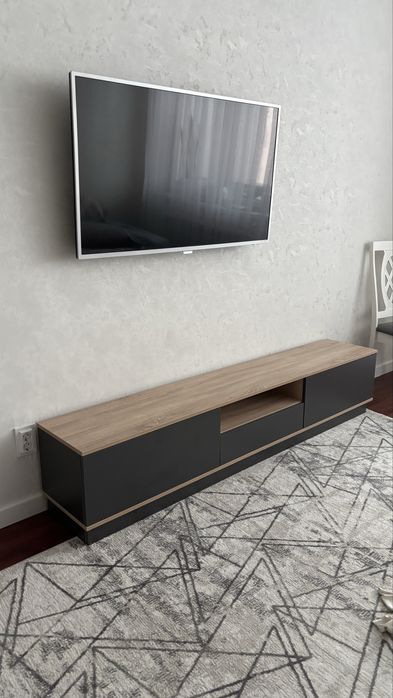 Продам тумбу под телевизор