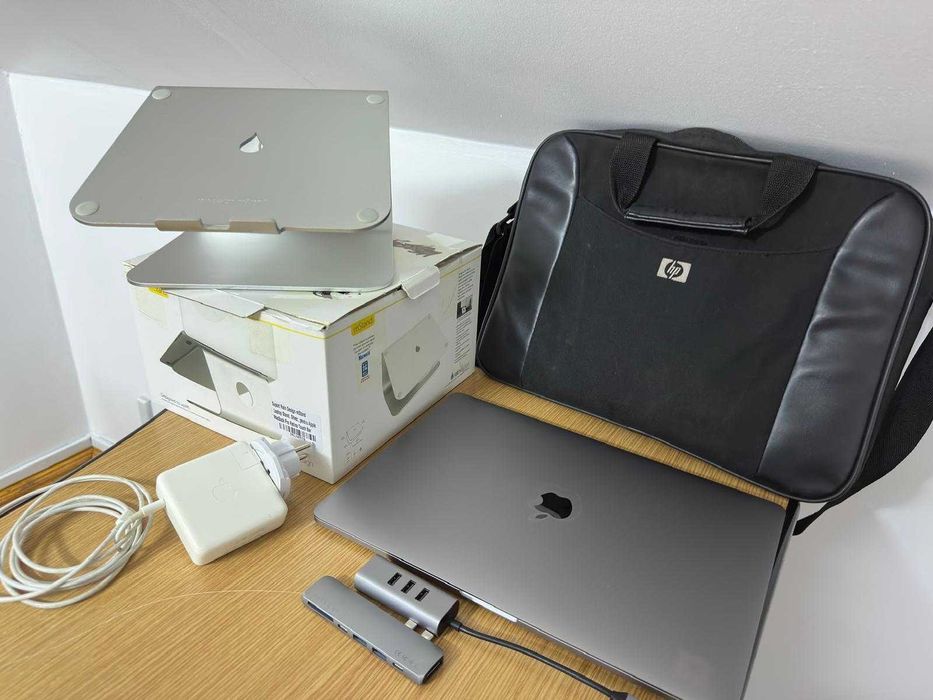 MacBook Pro 15" i7/16GB/512GB – pachet complet, negociabil