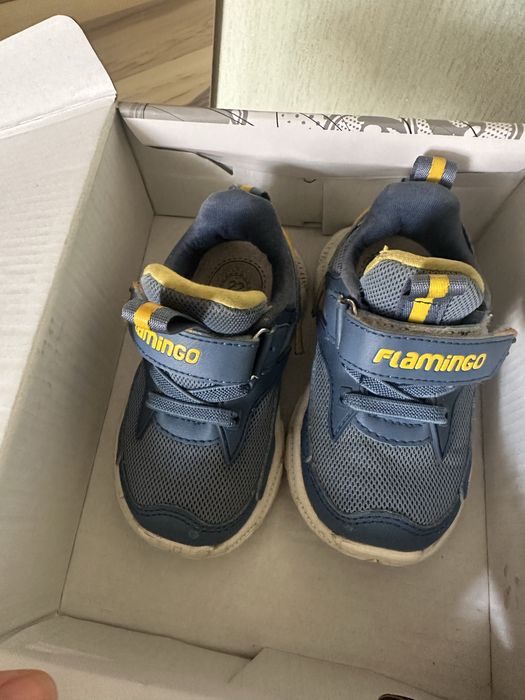 Кроссовки детские