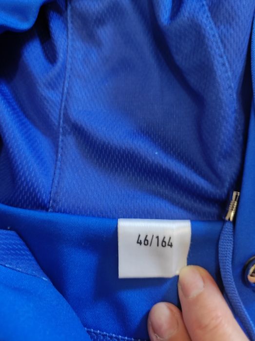 Продам спортивный костюм