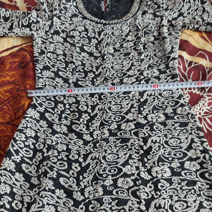 Дамска рокля с мъниста