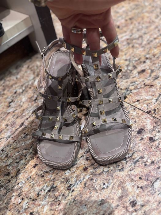 Обувки Valentino