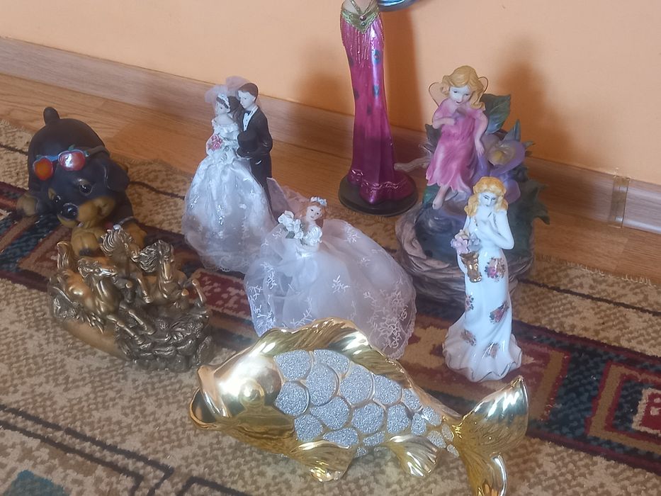 Скультуры фарфоровые и др.