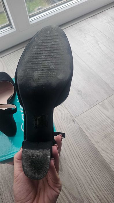 Pantofi negrii cu toc
