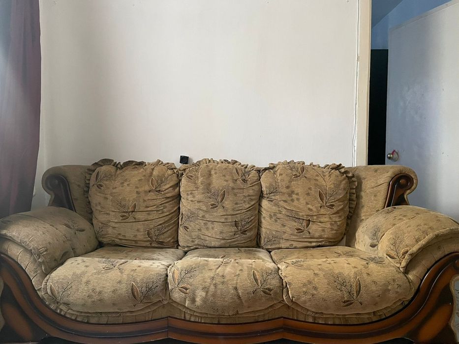 Диван и два кресла