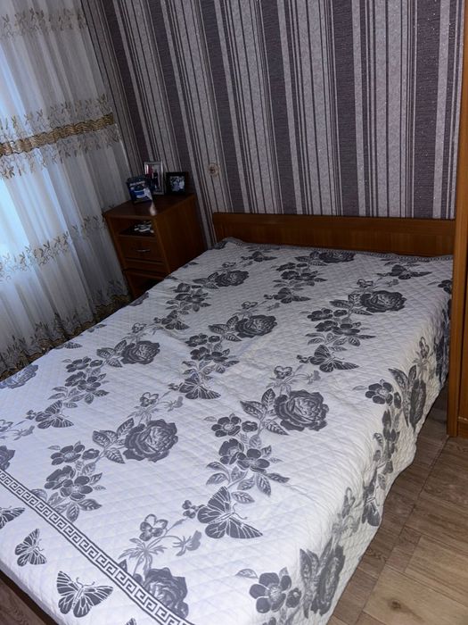 Продам спальный гарнитур
