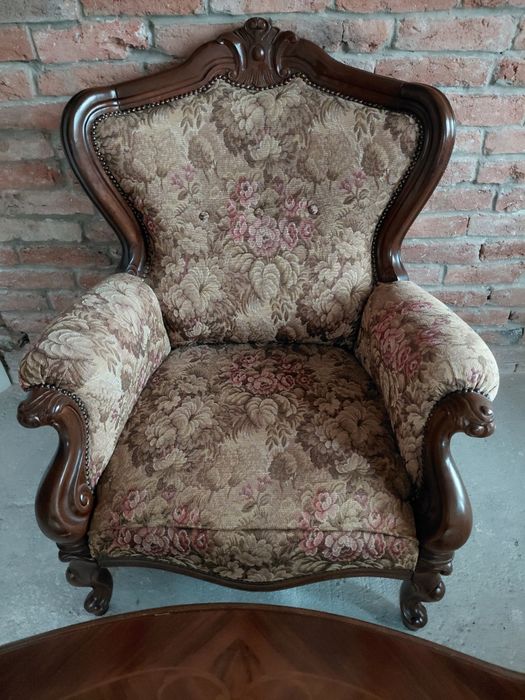 Античен бароков комплект от 3 кресла и маса