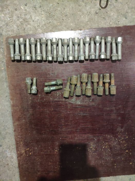 Болты колесные Мерседес