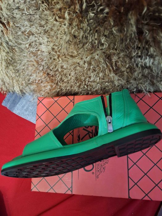 Продам сандали европейские