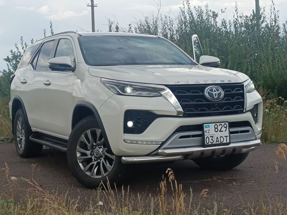 Продам Toyota Fortuner