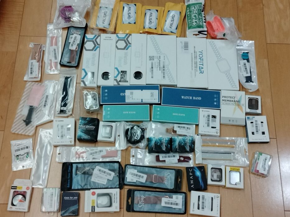 Лот каишки и аксесоари за смарт часовници – различни модели