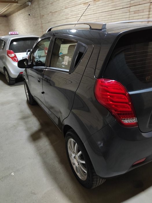 Спарк мошина и срочно сотилади